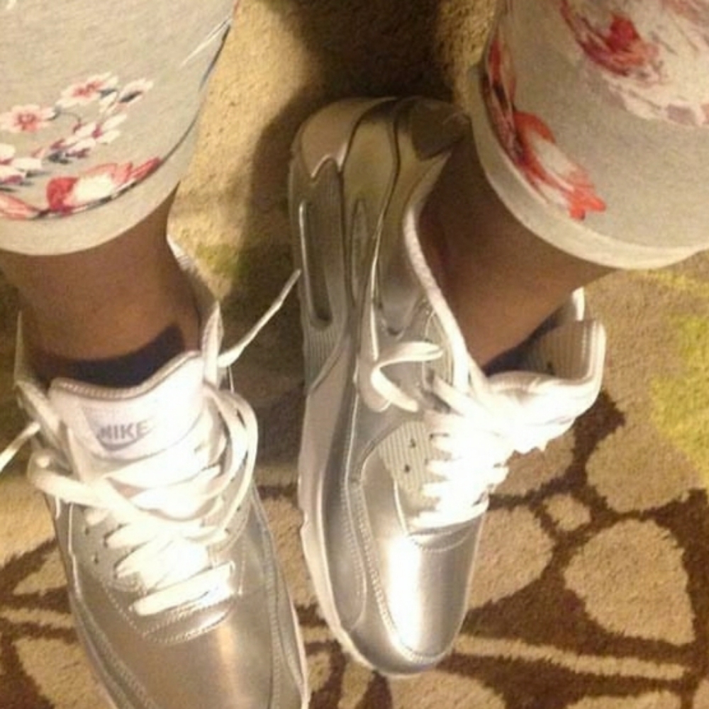 Nike Air Max 90 Metallic Silver